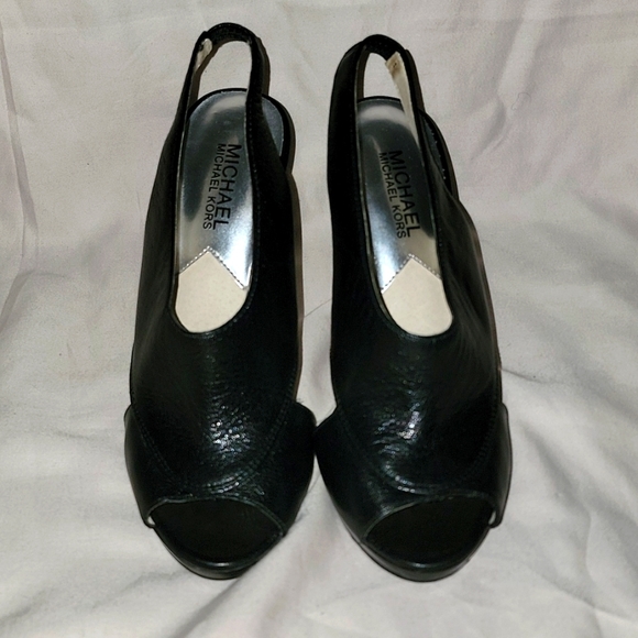 🔥💣🔥💣Women's Michael Kors Black Leather Heels💣🔥💣🔥 Size: 7.5 - Picture 1 of 7